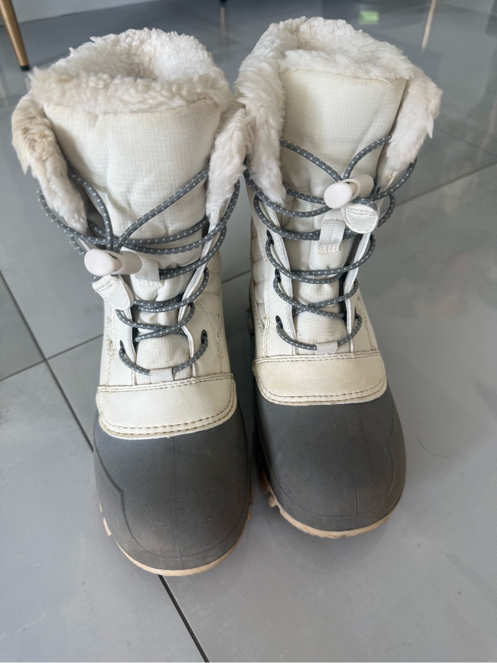 Target Kids Winter Snow Boots in Cream and Gray